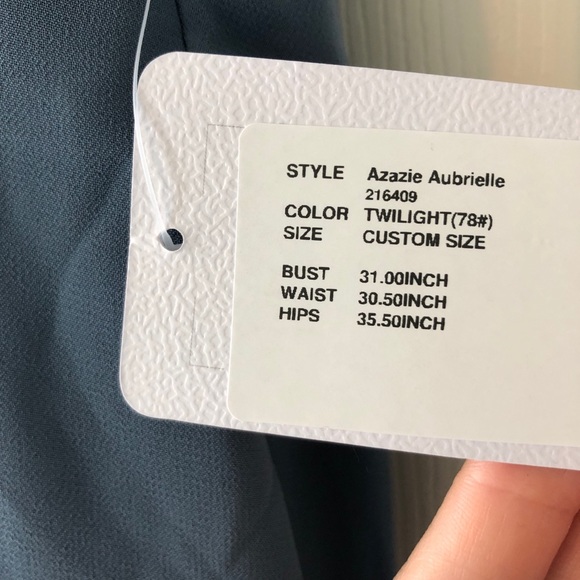 Azazie Aubrielle in Twilight - Picture 4 of 4